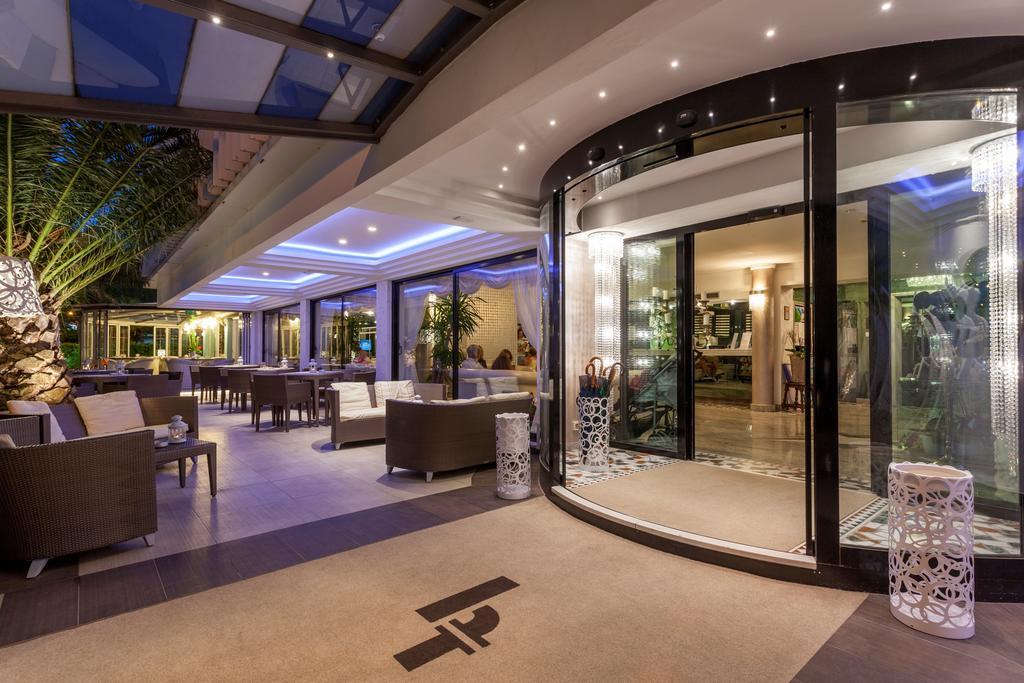 Hotel Feldberg Riccione Kültér fotó