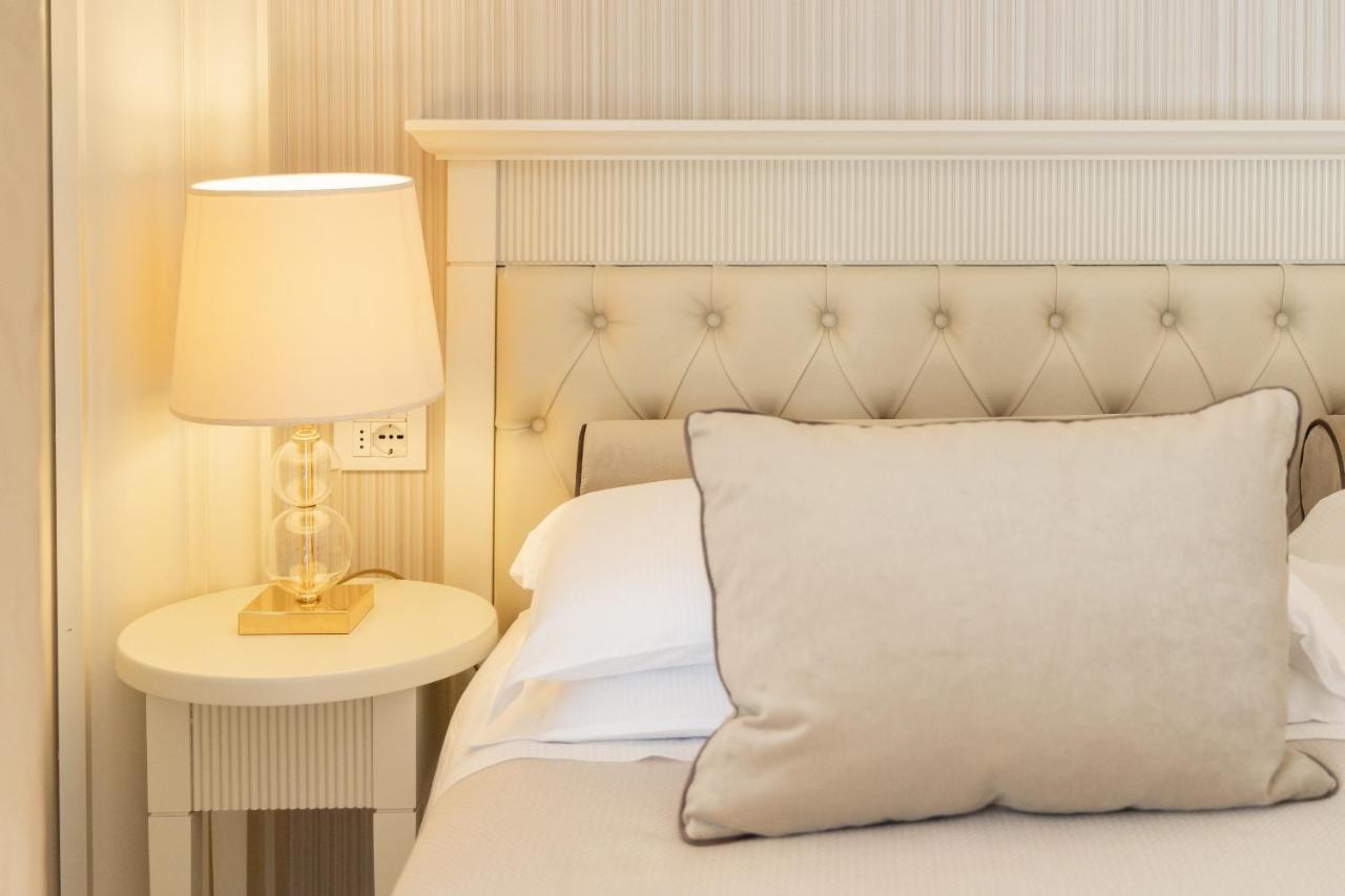 Hotel Feldberg Riccione Kültér fotó