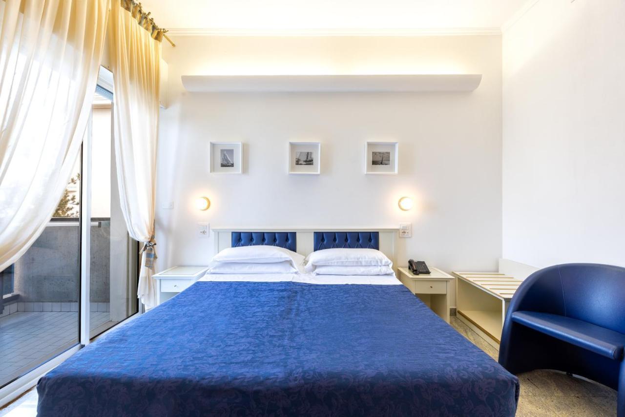 Hotel Feldberg Riccione Kültér fotó