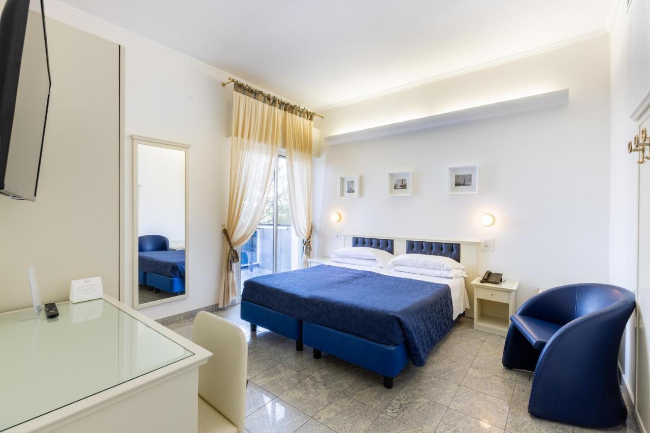 Hotel Feldberg Riccione Kültér fotó