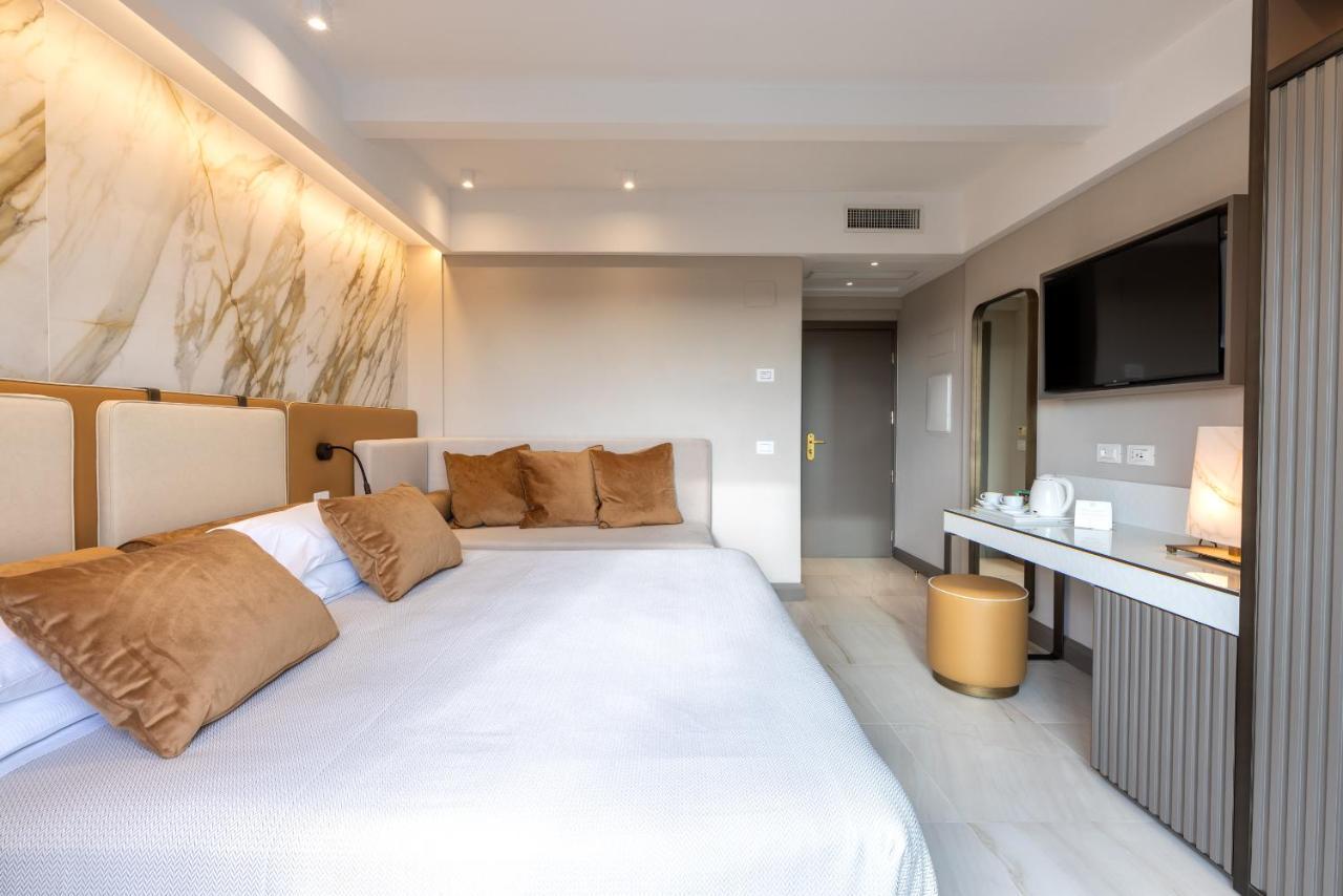 Hotel Feldberg Riccione Kültér fotó