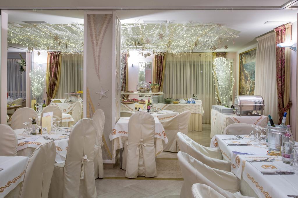Hotel Feldberg Riccione Kültér fotó