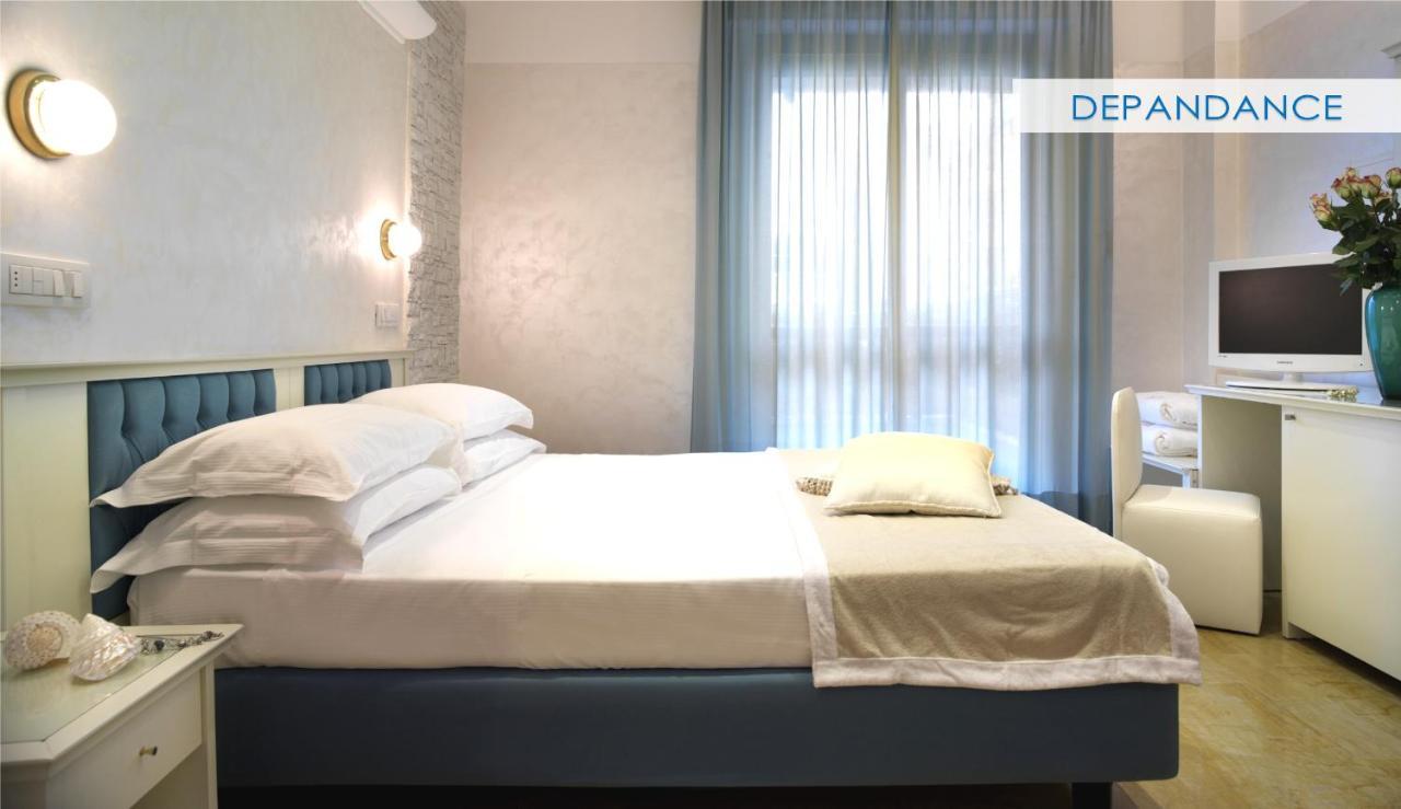 Hotel Feldberg Riccione Kültér fotó